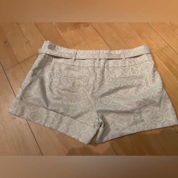 Marciano Cream and shiny belted formal shorts - Picture 4 of 5